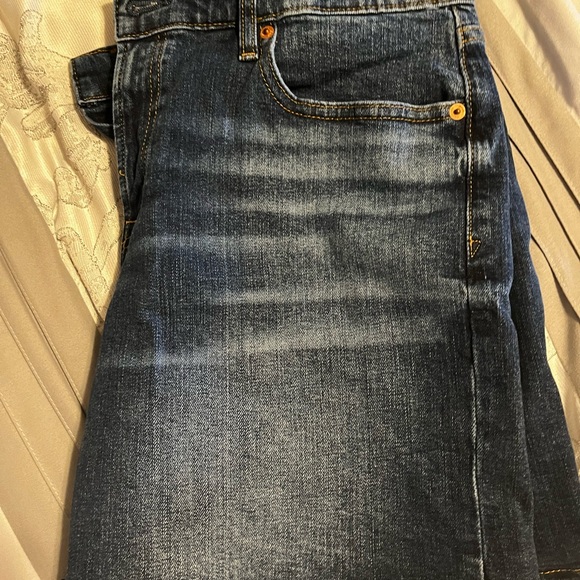 Gap stretch denim shorts 10/30 - Picture 4 of 4